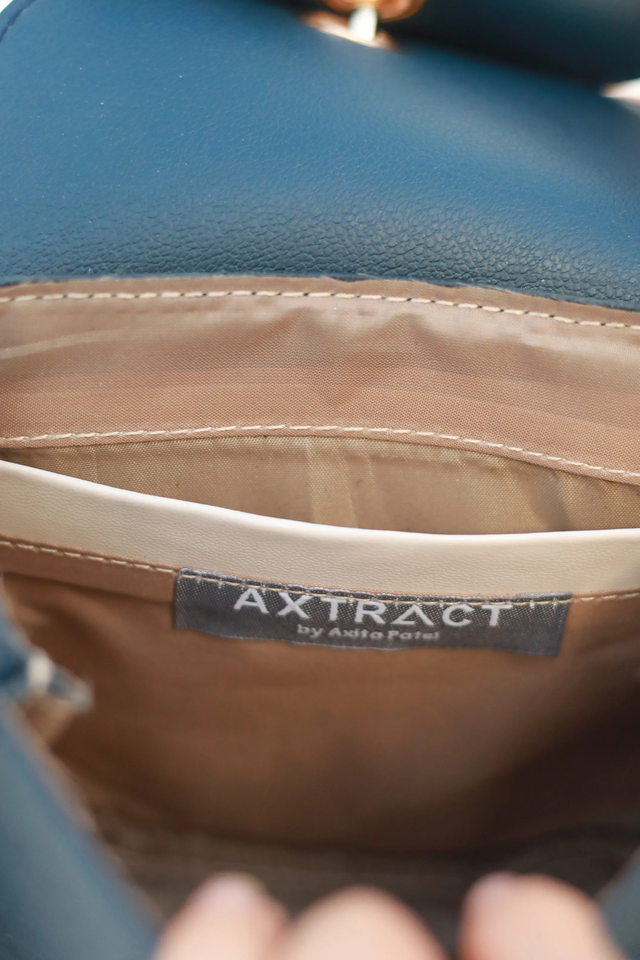 AXTRACT The Little Hoop - Navy