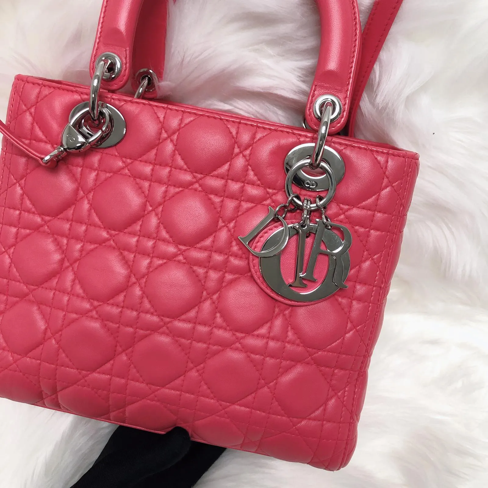 Cannage Lambskin Lady Dior Medium in Red