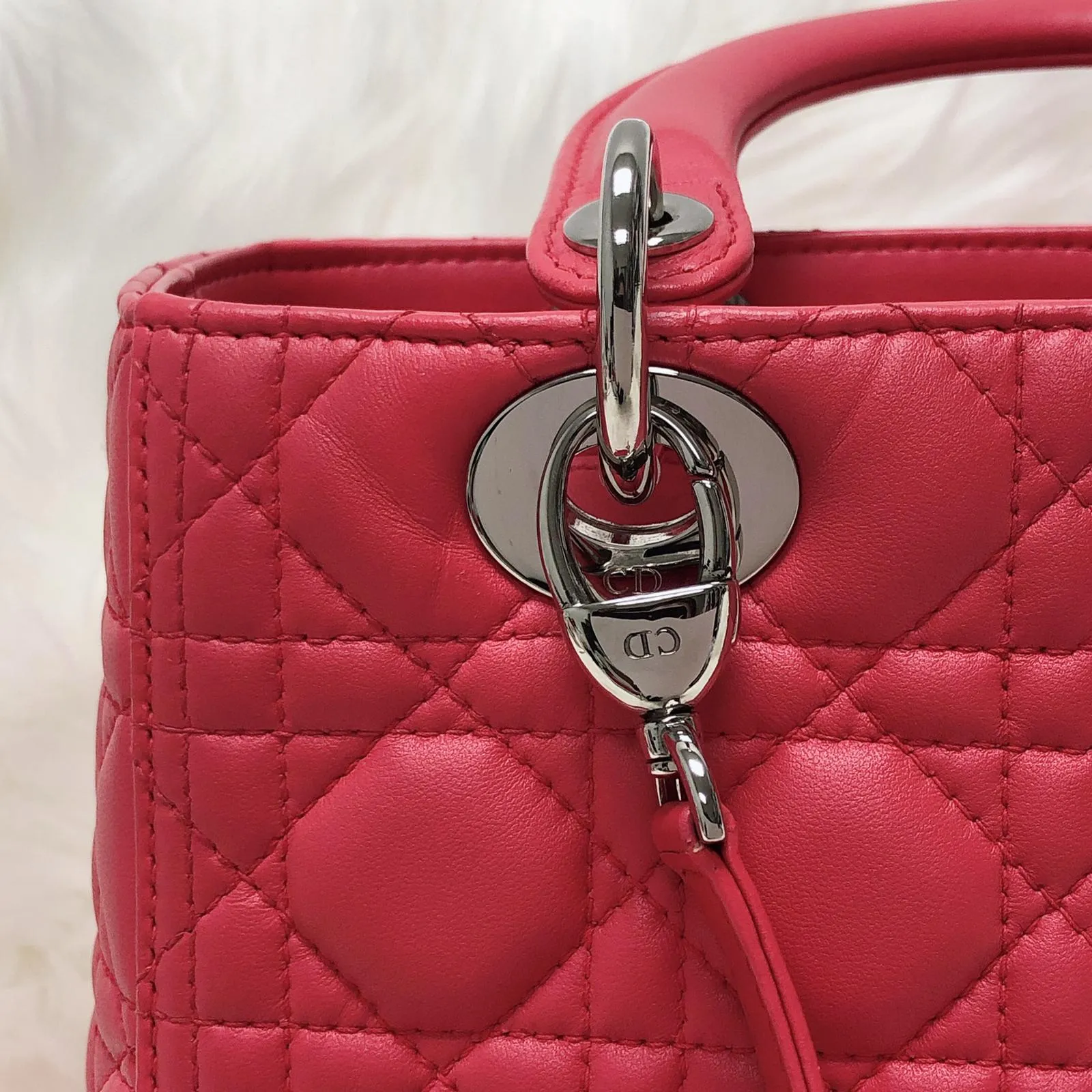 Cannage Lambskin Lady Dior Medium in Red