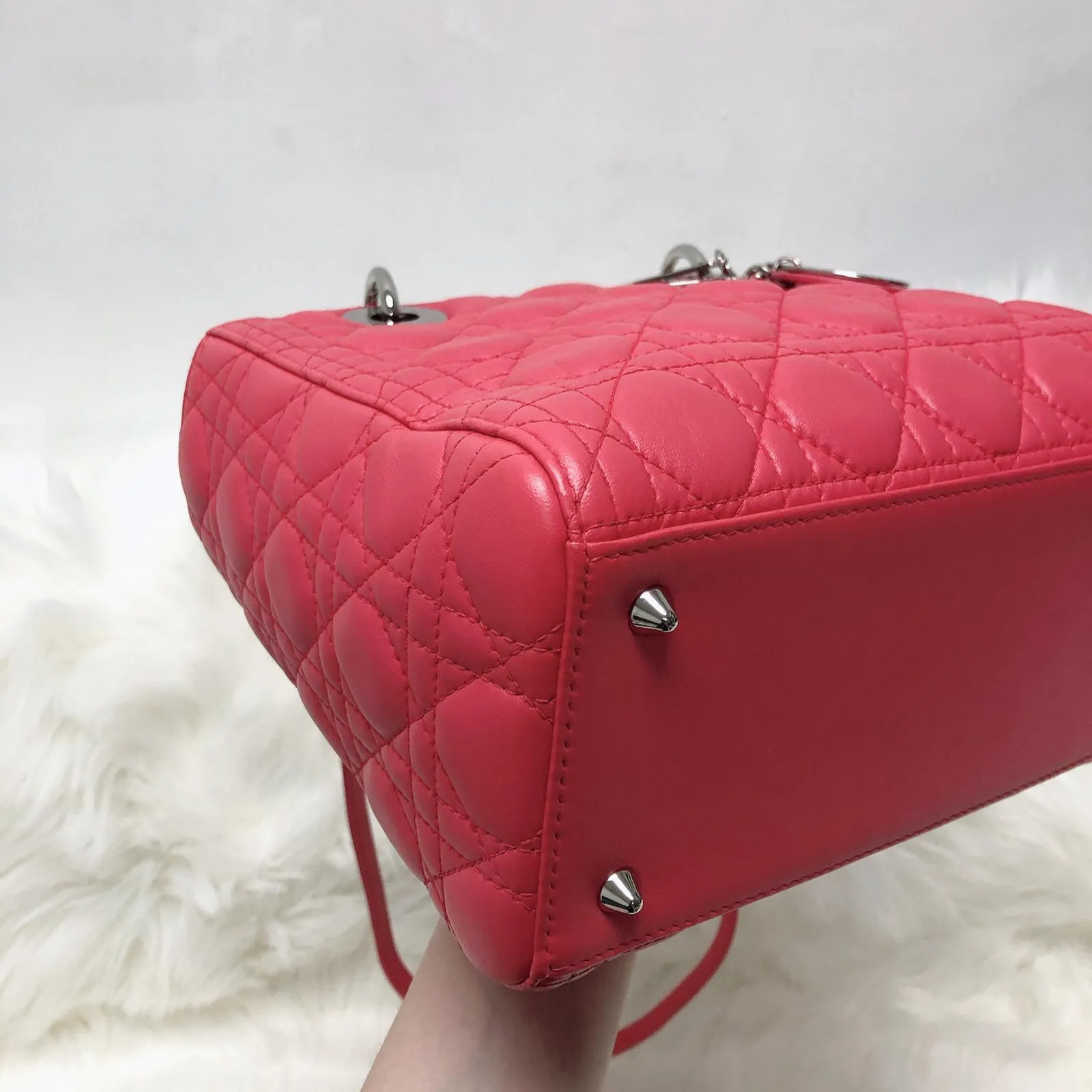 Cannage Lambskin Lady Dior Medium in Red