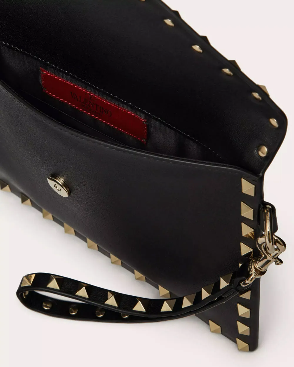 Medium Rockstud Leather Pouch with Strap in Nero